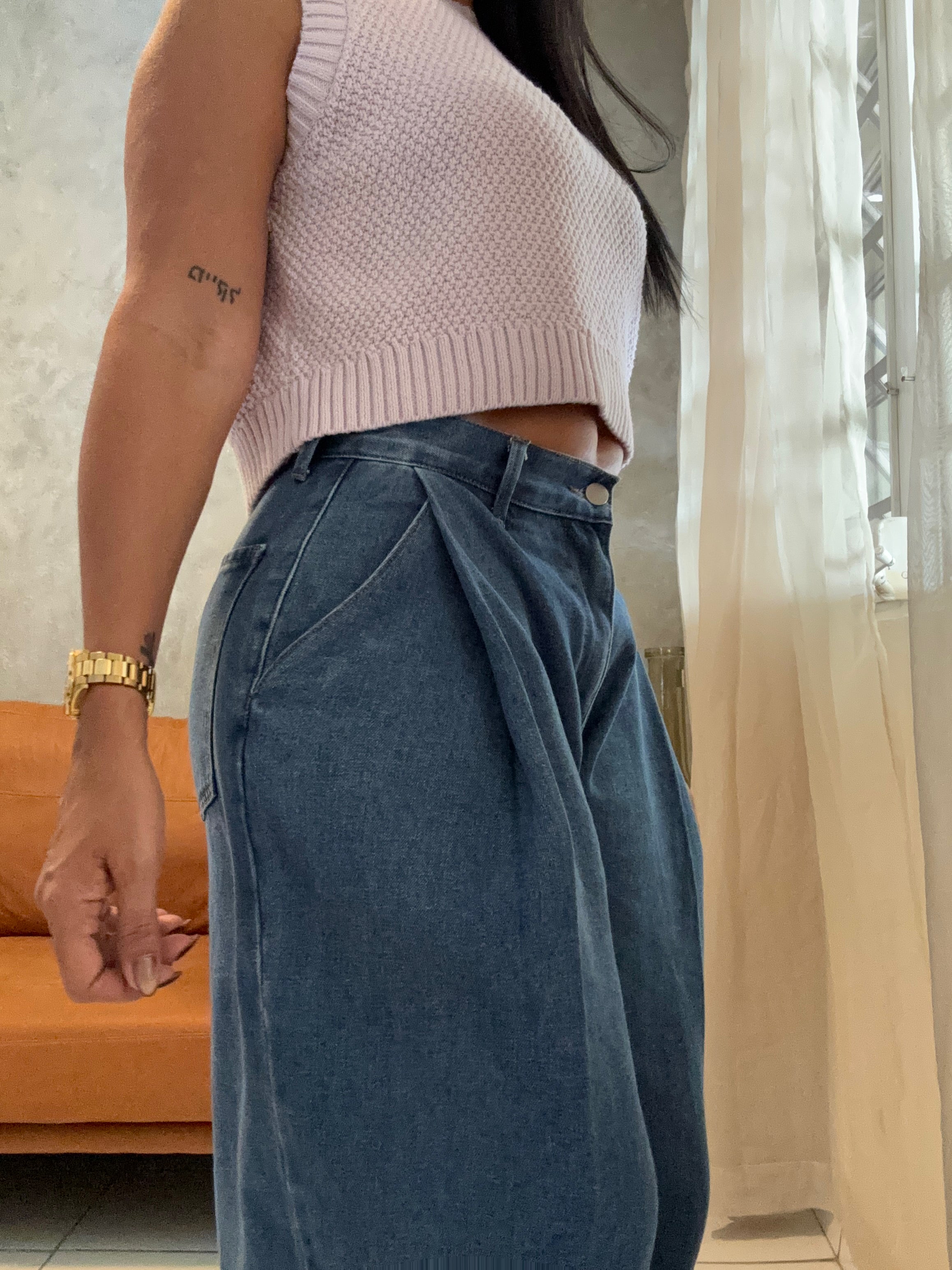 MID-RISE PLEAT DETAIL DENIM PANTS