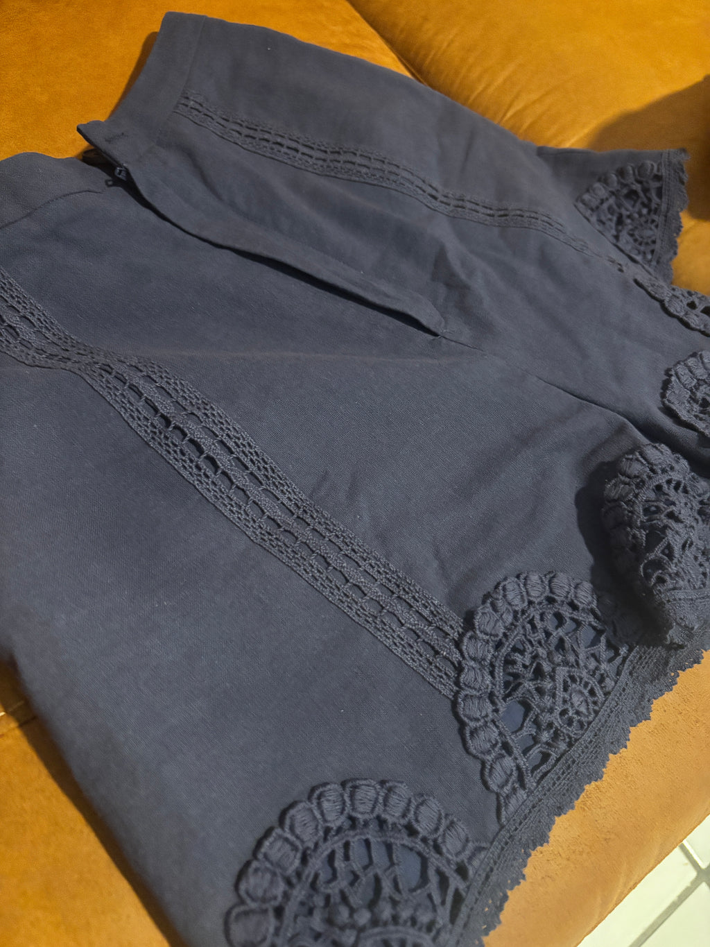 CROCHET LACE DETAIL SHORT