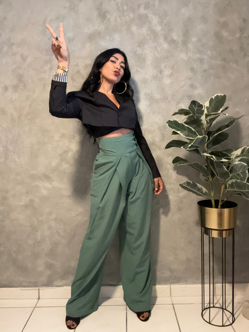 CROPPED SHOULDER BLAZER